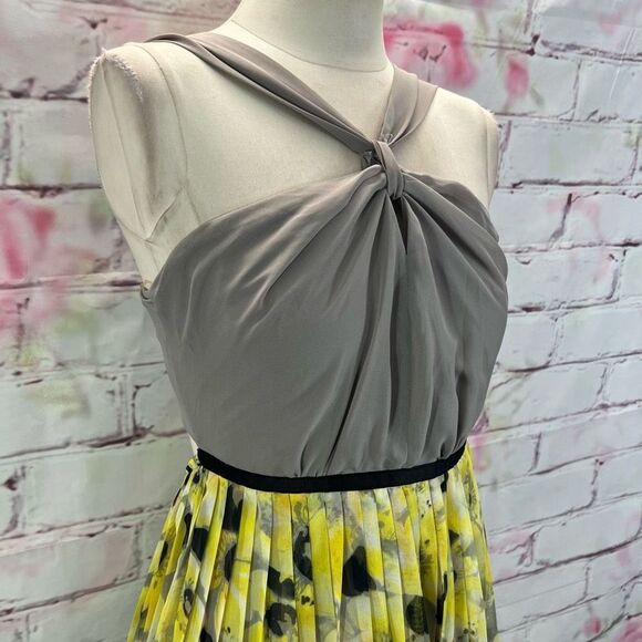 Ryu yellow floral accordion pleated halter maxi dress - Picture 2 of 11